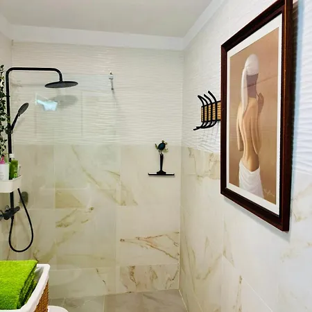 With Terrace And Pool, Cristianos דירה