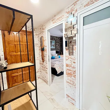 Daire With Terrace And Pool, Cristianos Los Cristianos (Tenerife)