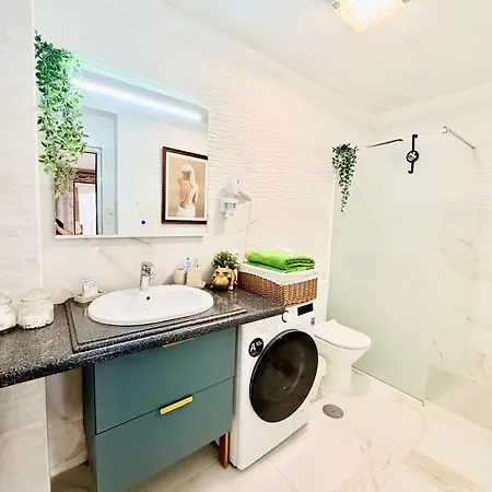 With Terrace And Pool, Cristianos Daire Los Cristianos (Tenerife)