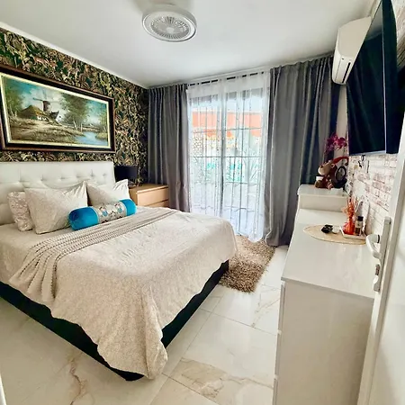 With Terrace And Pool, Cristianos Apartment *