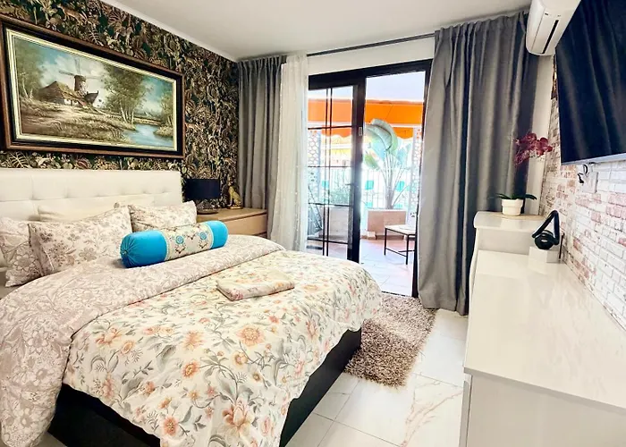 With Terrace And Pool, Cristianos Daire *