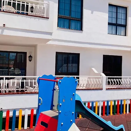 With Terrace And Pool, Cristianos Apartamento