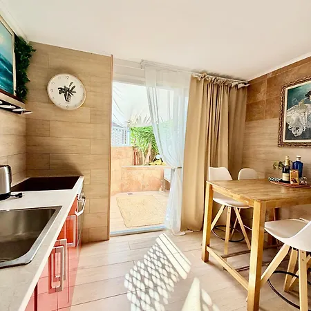 Apartamento With Terrace And Pool, Cristianos Los Cristianos (Tenerife)