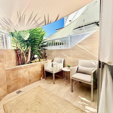 With Terrace And Pool, Cristianos Apartamento *