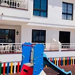 With Terrace And Pool, Cristianos דירה