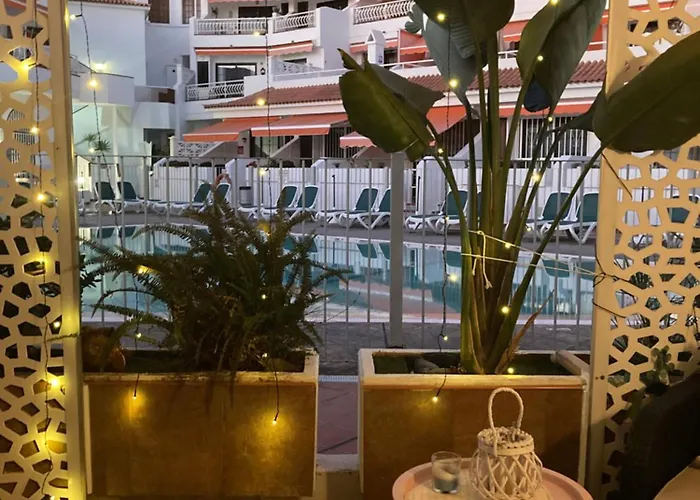 With Terrace And Pool, Cristianos شقة *