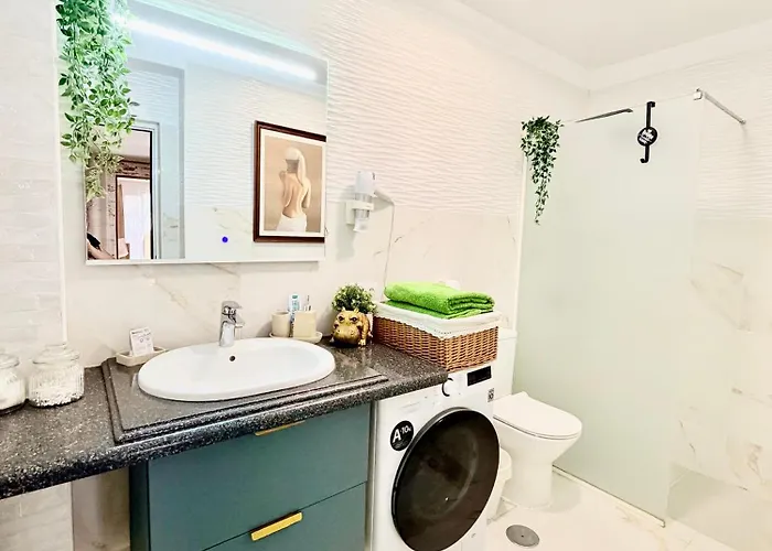 With Terrace And Pool, Cristianos شقة لوس كريستيانوس