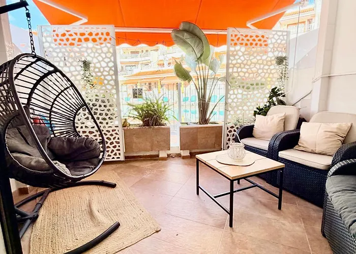 With Terrace And Pool, Cristianos شقة *